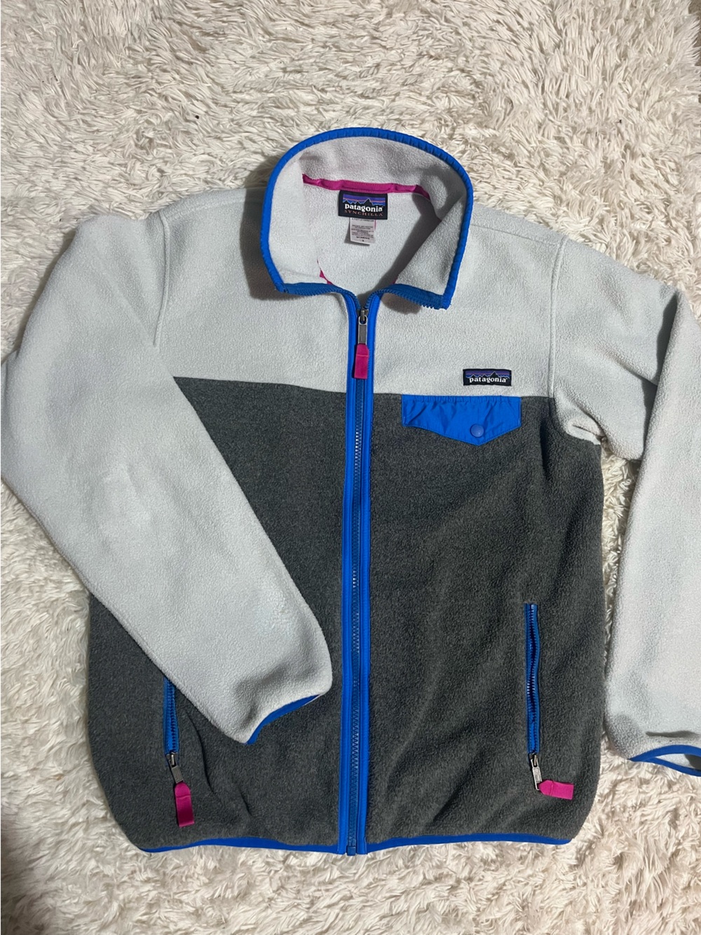 Patagonia SYNCHILLA women’s Fleece Jacket in Light Gray, Charcoal & Bright Blue